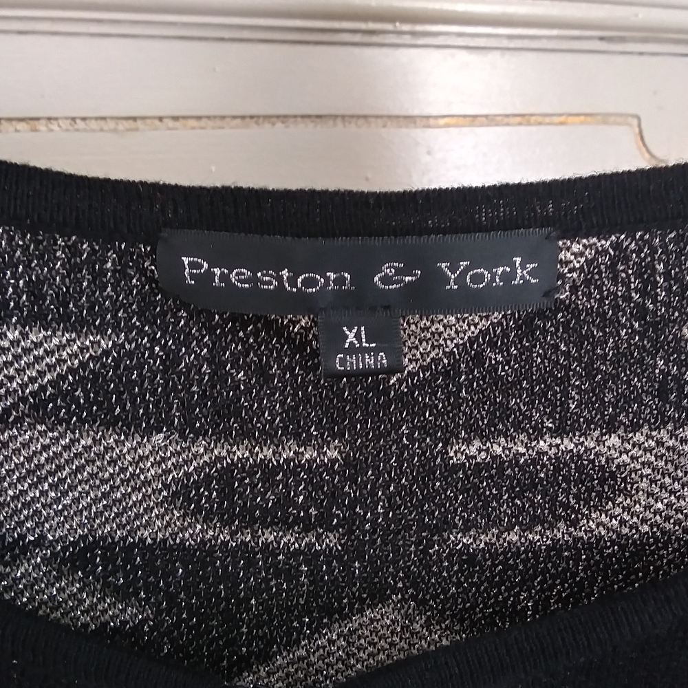 Sweater - Picture 6 of 7